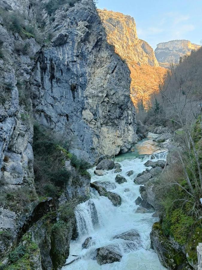 Le Perchoir Du Vercors - Panorama Sur Les Cimes Saint-Andre-en-Royans Luaran gambar